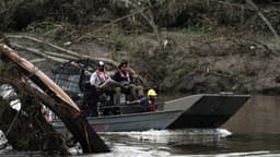 Inundaciones en Texas dejan al descubierto huellas de dinosaurio de más de 100 millones de años