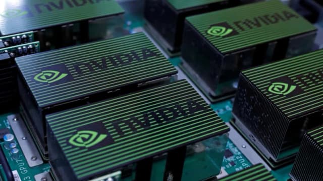 Medios estatales chinos instan a empresas evitar la compra de chips Nvidia H20