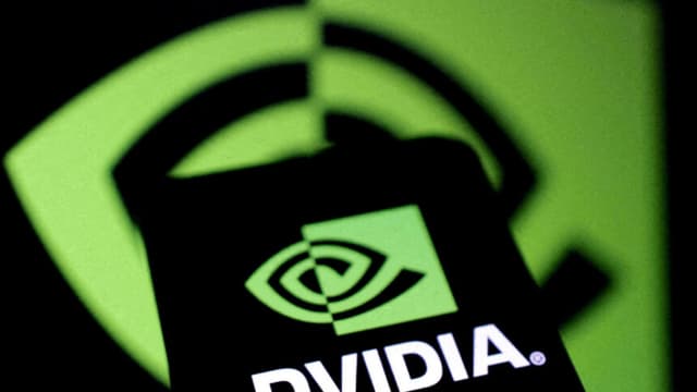 Senadores se oponen a venta de chips Nvidia H200 a China autorizada por Trump