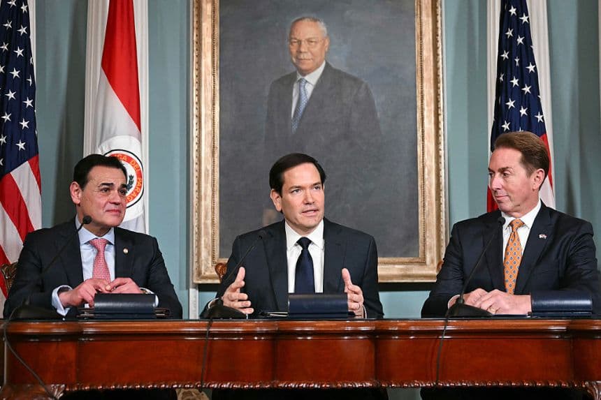 EE. UU. firma acuerdo de Tercer País Seguro con Paraguay para “poner fin al abuso del sistema de asilo”