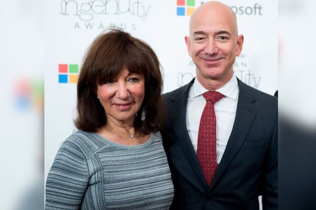 Muere mamá de Jeff Bezos, una de las primeras inversoras en Amazon