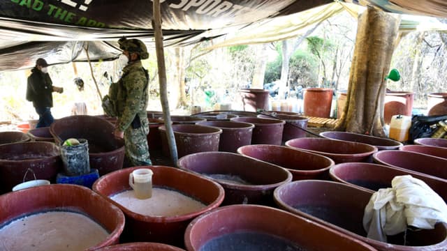 Desmantelan laboratorio clandestino y decomisan trece toneladas de metanfetamina en México