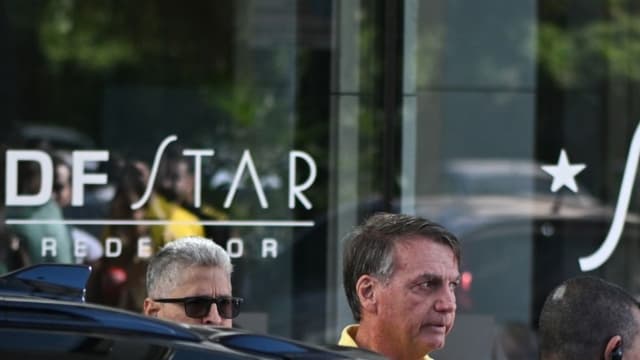 Bolsonaro abandona su prisión domiciliar para ir al hospital a realizarse exámenes médicos
