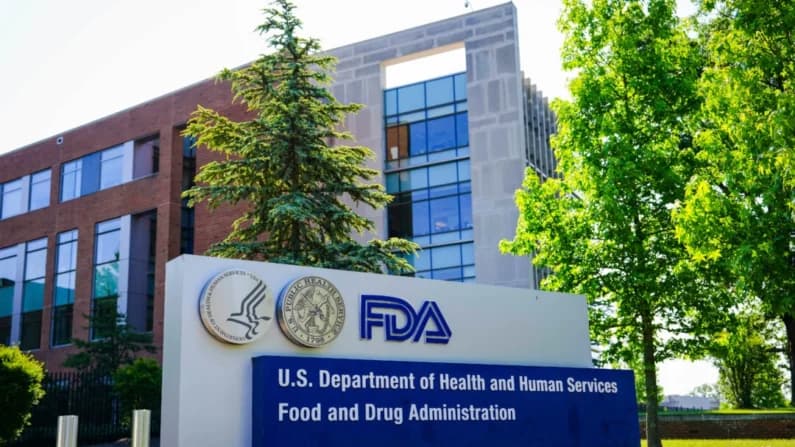 Retirada del mercado del spray nasal Walgreens por posible bacteria, dice FDA
