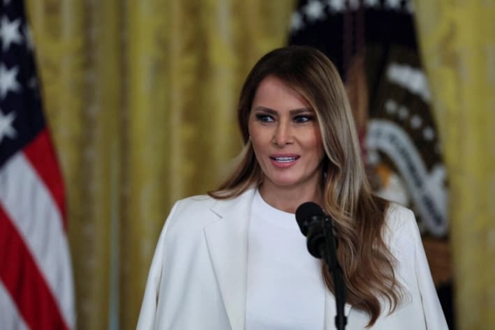 La primera dama Melania Trump habla en la Casa Blanca en Washington, el 8 de mayo de 2025. (Leah Millis/Foto de archivo/Reuters)