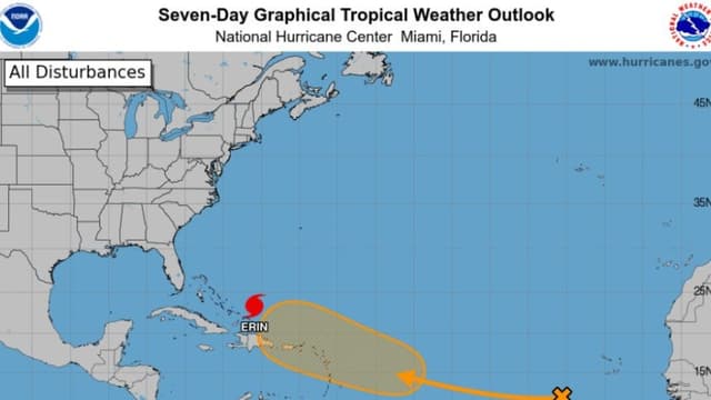 Imagen tomada de la pagina oficial del Centro Nacional de Huracanes (NHC, en inglés) que muestra el estado del huracán Eri. (EFE/ Centro Nacional de Huracanes)