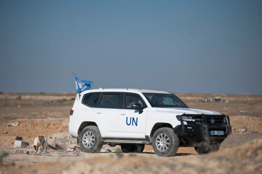 Foto archivo. Vista de un vehículo de Naciones Unidas en las inmediaciones del puesto fronterizo de Kerem Shalom, en Israel. (EFE/ Magda Gibelli)