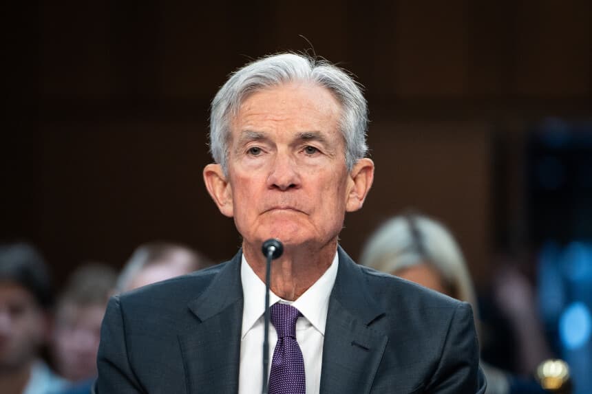 El presidente de la Reserva Federal, Jerome Powell, testifica ante el Comité Senatorial de Banca, Vivienda y Asuntos Urbanos en Washington el 11 de febrero de 2025. (Madalina Vasiliu/The Epoch Times).