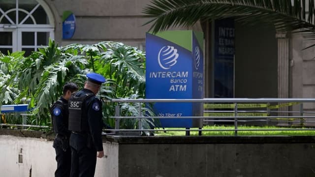 Tesoro prorroga plazo para prohibir transferencias a tres instituciones financieras de México