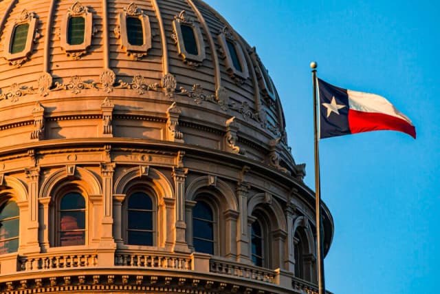 Cámara de Representantes de Texas aprueba nuevo mapa electoral favorable a los republicanos