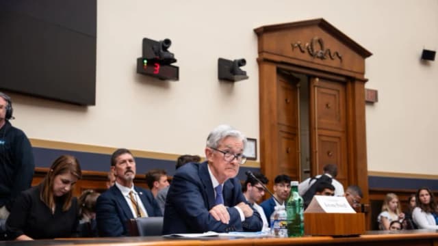 Reserva Federal dice que aclarar los aranceles "tomará tiempo"