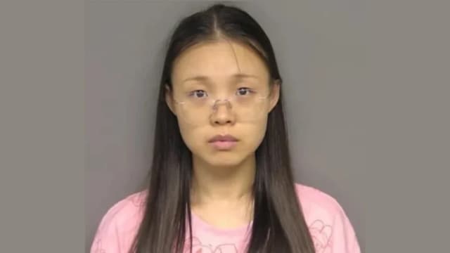 Investigadora china acusada de contrabandear material biológico se declara no culpable pero no niega cargos