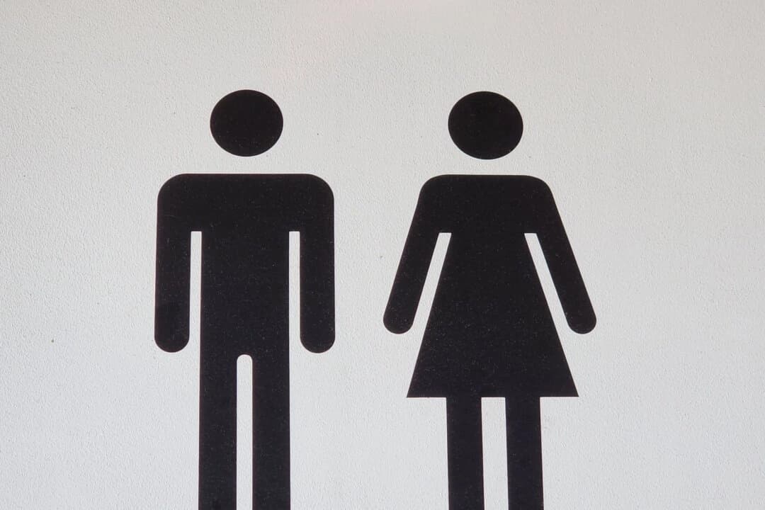 Símbolos para hombre y mujer en Australia Occidental el 15 de agosto de 2025. (Susan Mortimer/The Epoch Times).