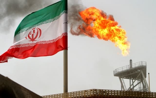 EE. UU. sanciona a terminales chinas y otras entidades extranjeras por uso del petróleo iraní