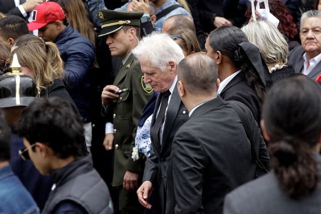 Padre del asesinado senador Uribe Turbay ocupará su lugar como precandidato presidencial de Colombia