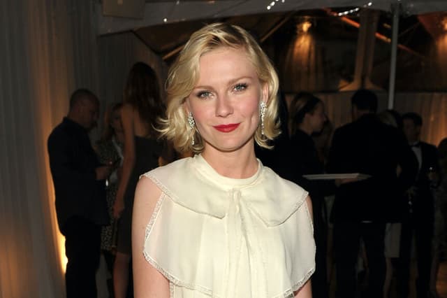 Kirsten Dunst revela que su hijo menor desarrolló grave problema de salud mientras rodaba en Budapest