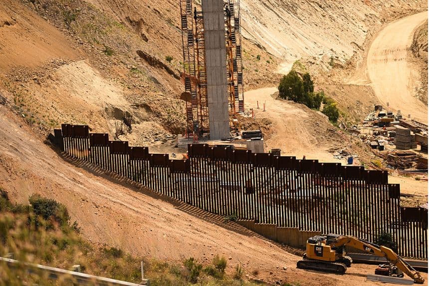 DHS emite su séptima exención para continuar pronto la construcción del muro fronterizo en Texas