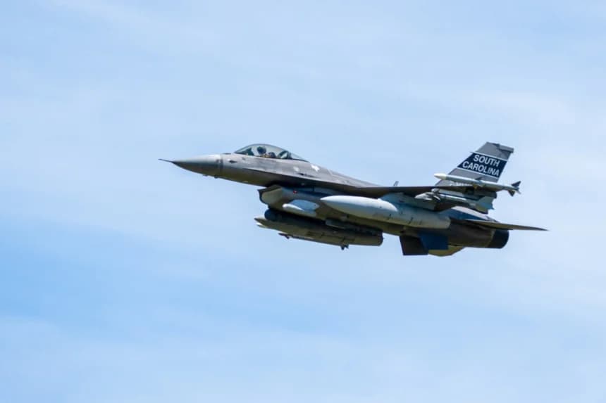 EE. UU. despliega jets militares para interceptar avión espía ruso cerca de Alaska