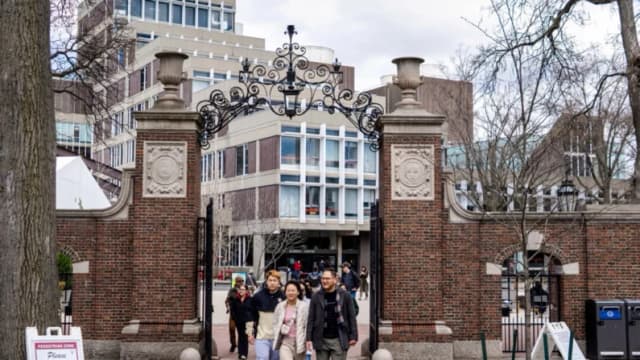 DHS propone una reforma de los visados para estudiantes y de intercambio, alegando fraude y abuso