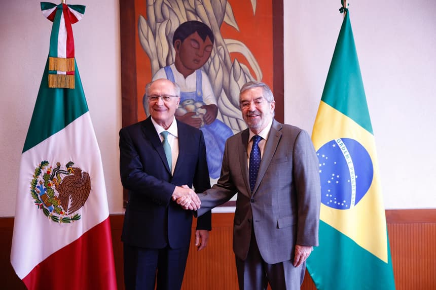 Sheinbaum descarta un tratado de libre comercio con Brasil