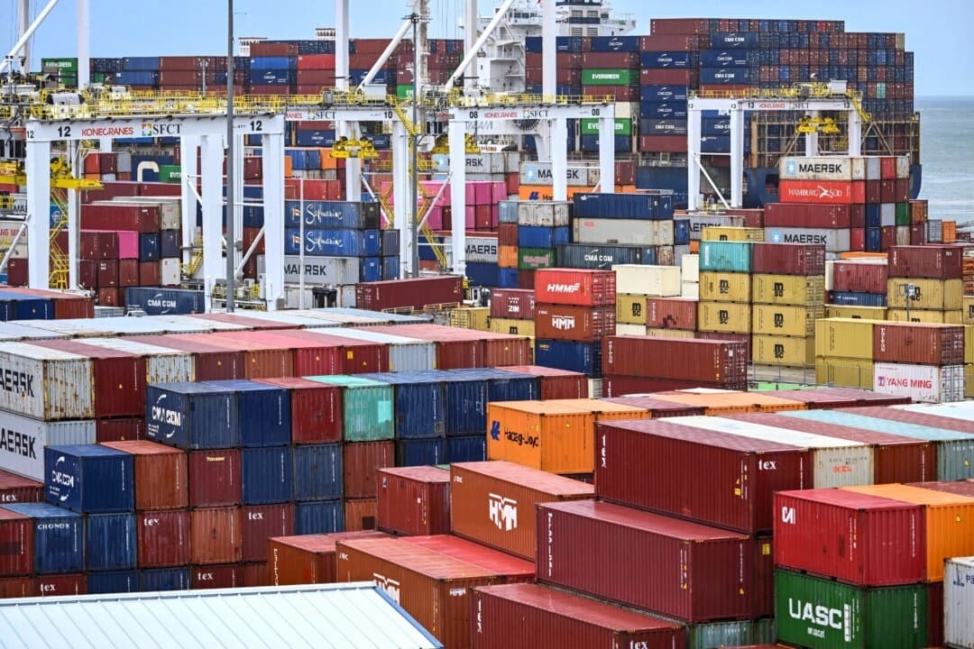 Contenedores de carga en el puerto de Miami, Florida, el 7 de agosto de 2025. (Chandan Khanna/AFP vía Getty Images)