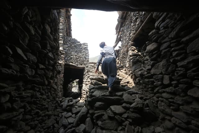 Un nuevo terremoto de magnitud 5.2 golpea la zona afectada por el seísmo en Afganistán