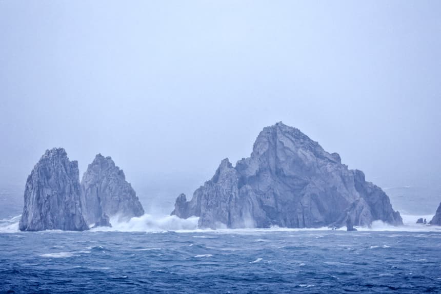 Fotografía de archivo del fuerte oleaje ante la llegada de un huracán, en Los Cabos, México. (EFE/Jorge Reyes)