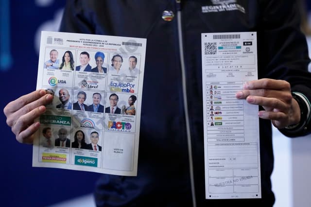 69 aspirantes presidenciales en Colombia buscan aval ciudadano con firmas