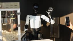 Musk presenta nuevo "plan maestro" de Tesla que sitúa a robots con IA en el centro del valor futuro