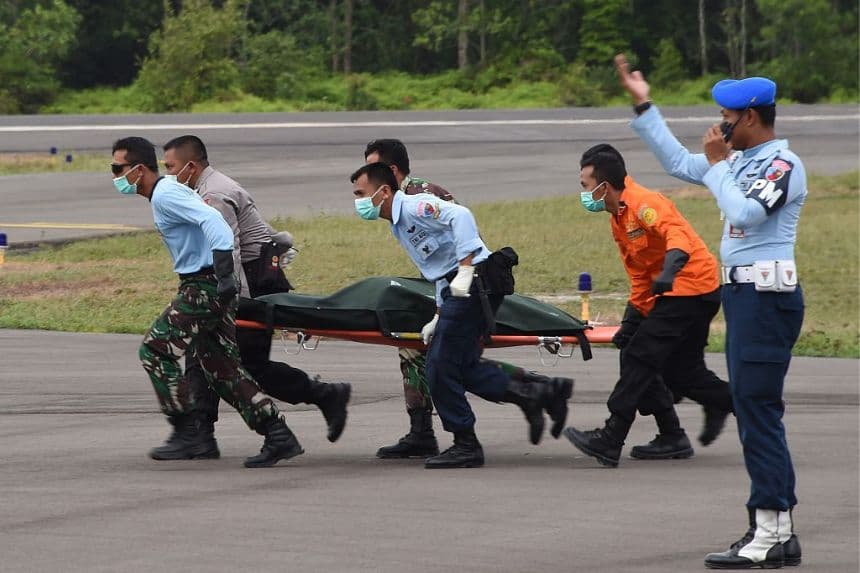 Brasileños y estadounidenses, entre las víctimas del helicóptero siniestrado en Indonesia