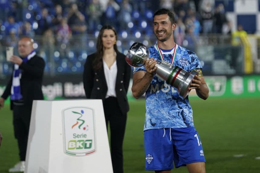 Héroe inesperado: jugador del Sampdoria auxilia a turista apuñalada en Italia