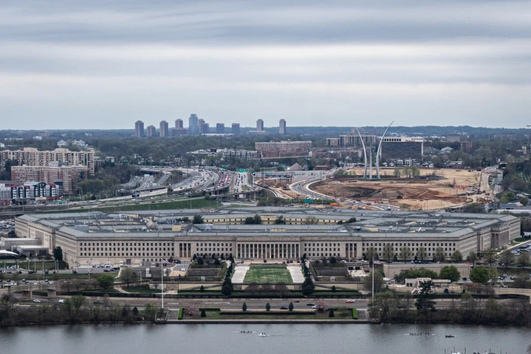 Vista aérea del Pentágono en Arlington, Virginia, el 2 de abril de 2025. (Madalina Vasiliu/The Epoch Times)