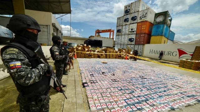 Ecuador decomisa cargamento de cocaína que iba a México como parte de una ruta del narcotráfico