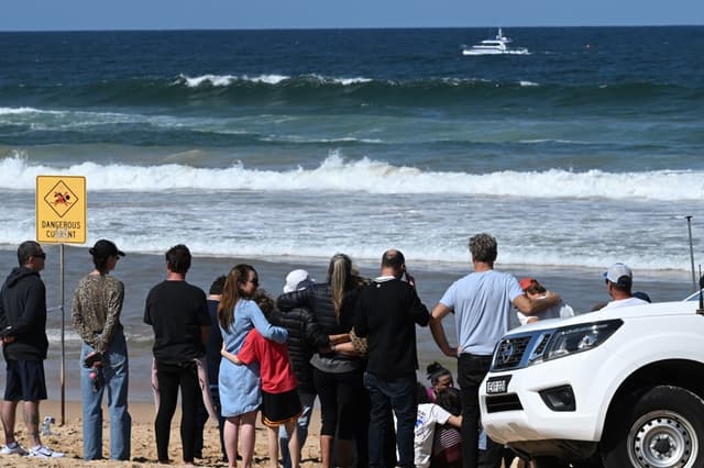 Ataque de tiburón deja un surfista muerto en una playa del norte de Sídney