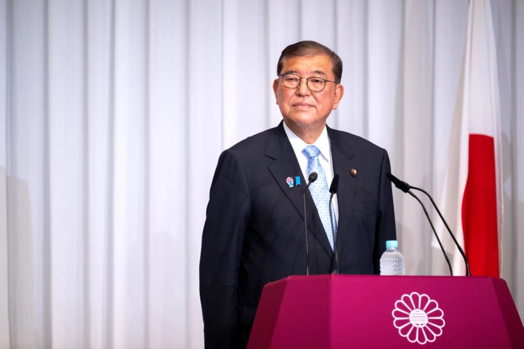 El primer ministro de Japón, Shigeru Ishiba, asiste a una conferencia de prensa en la sede del Partido Liberal Democrático (PLD) en Tokio, el 21 de julio de 2025. (Philip Fong/Pool vía Getty Images)