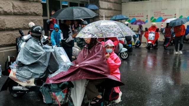 El tifón Tapah azota el sur de China y obliga a suspender clases