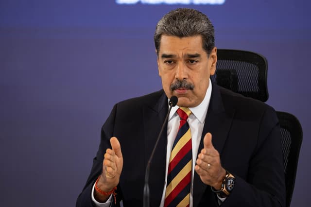 Vuelve la Navidad anticipada: Maduro la decreta desde octubre