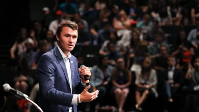 Varios empleados son suspendidos y despedidos por celebrar la muerte de Charlie Kirk