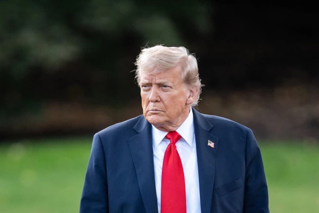 El presidente Donald Trump abandona la Casa Blanca el 11 de septiembre de 2025. (Madalina Kilroy/The Epoch Times).