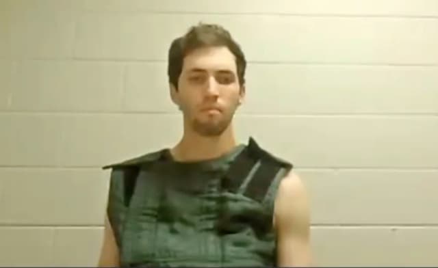 Tyler Robinson comparece por primera vez ante la corte, enfrentando cargos por asesinato capital