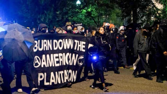 Estados Unidos designa a cuatro grupos antifascistas como organizaciones terroristas extranjeras