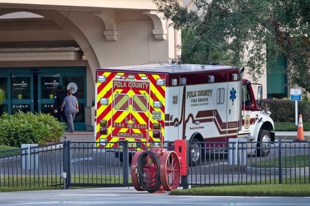 Muere hombre en Epic Universe tras montar la montaña rusa Stardust Racers