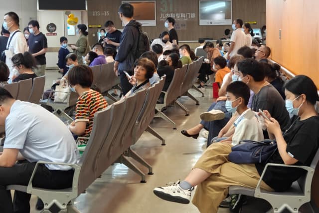 Autoridades chinas reportan brote repentino de asma por tormenta eléctrica en varias regiones