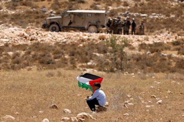 Más de 1900 prisioneros palestinos son liberados