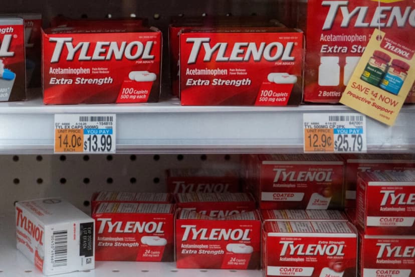 Tylenol en una tienda de la ciudad de Nueva York el 5 de septiembre de 2025. (Kylie Cooper/Reuters)