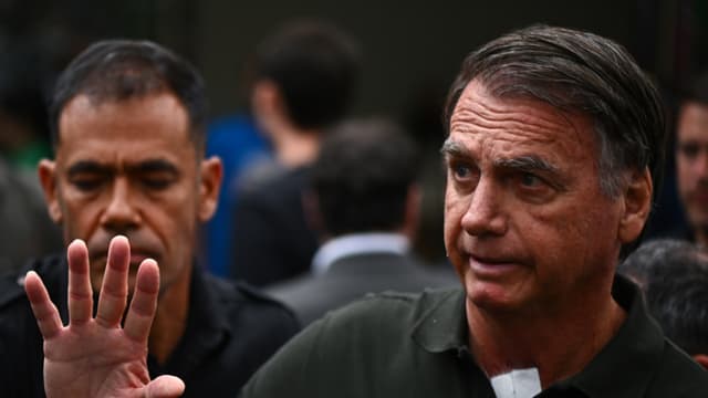 Defensa de Bolsonaro pide al Supremo el fin de su arresto domiciliario