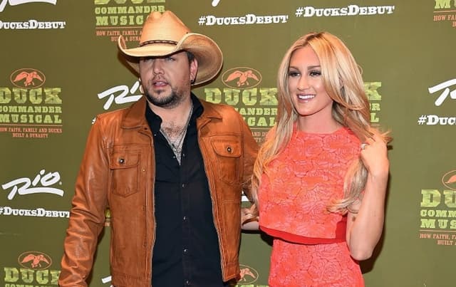 Jason y Brittany Aldean rinden homenaje a Charlie Kirk con un dúo sobre cómo afrontar la pérdida