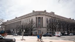 El Departamento de Justicia nombra a 42 nuevos jueces de inmigración