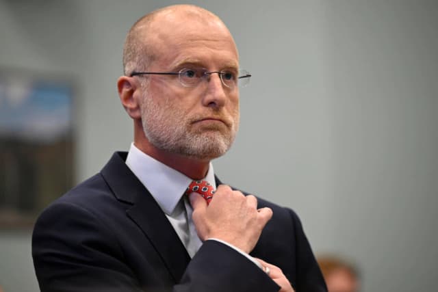 La FCC amplía restricciones a los laboratorios chinos "malos" y rechaza cuatro solicitudes más