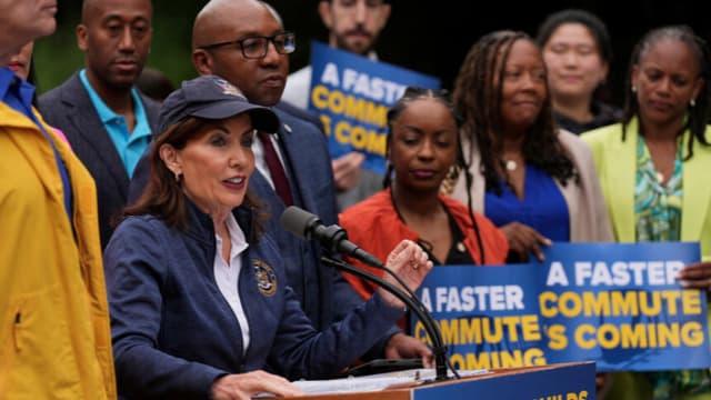 Gobernadora de Nueva York advierte sobre estafas con cheques de reembolso por inflación